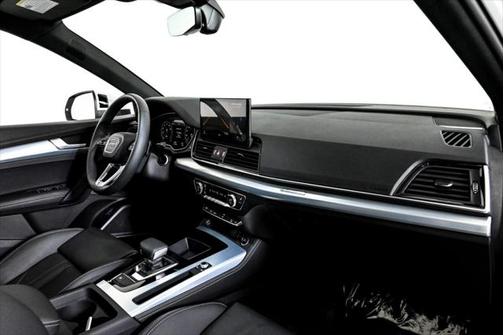 2024 Audi Q5 45 S line Premium Plus