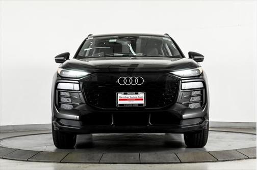 2025 Audi Q6 e-tron Premium quattro