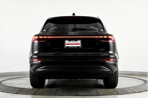 2025 Audi Q6 e-tron Premium quattro