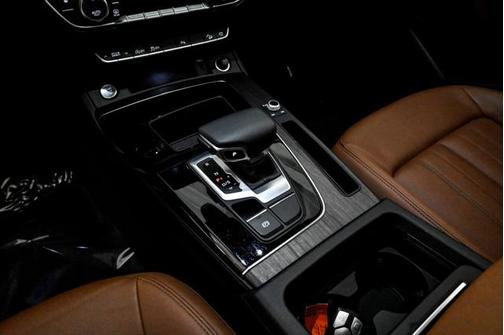 2022 Audi Q5 45 S line Premium