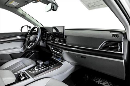 2022 Audi Q5 45 S line Premium Plus