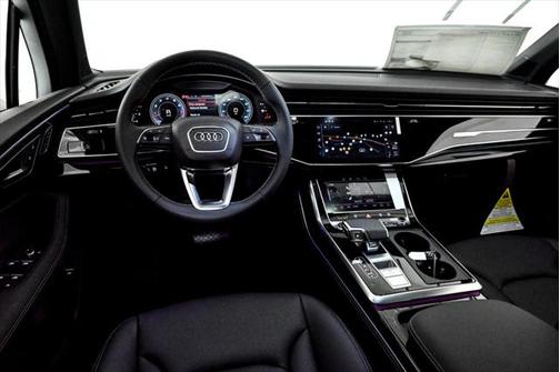 2025 Audi Q7 55 Premium Plus