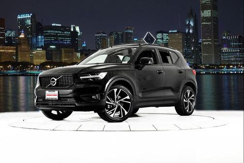 2022 Volvo XC40 T5 R-Design
