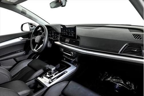 2024 Audi Q5 45 S line Premium Plus