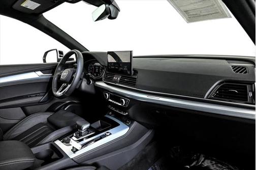 2024 Audi Q5 45 S line Premium Plus