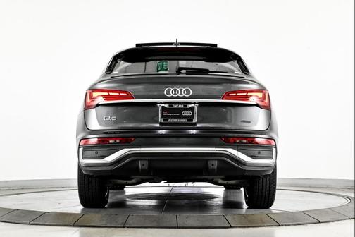 2022 Audi Q5 45 S line Premium Plus