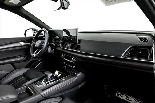 2022 Audi Q5 45 S line Premium Plus