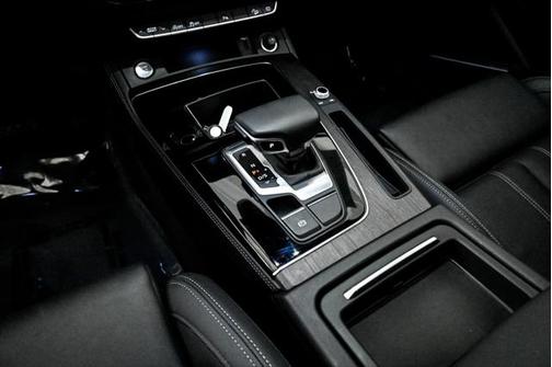 2022 Audi Q5 45 S line Premium Plus