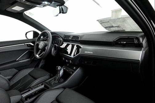 2025 Audi Q3 S line Premium 45 TFSI quattro
