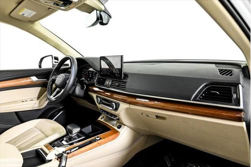2022 Audi Q5 45 S line Premium Plus