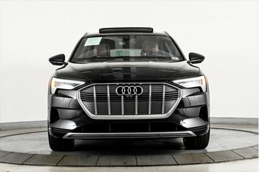 2019 Audi e-tron Prestige