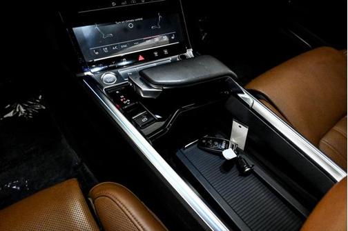 2019 Audi e-tron Prestige