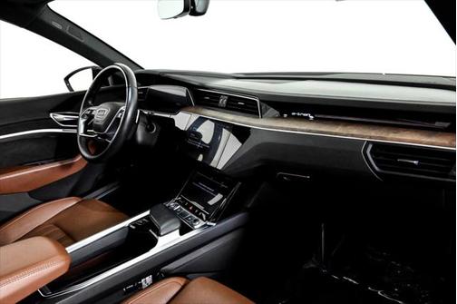2019 Audi e-tron Prestige