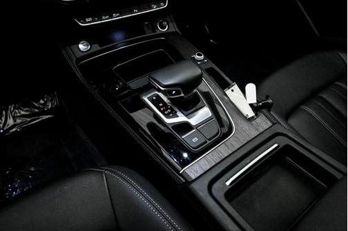 2022 Audi Q5 45 S line Premium Plus