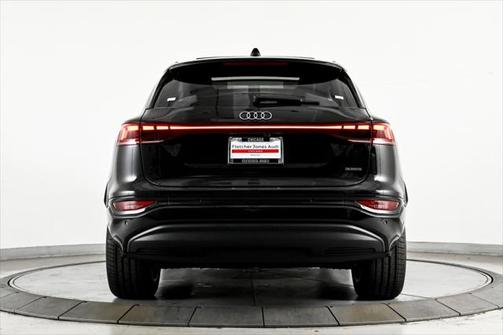 2025 Audi Q6 e-tron Premium Plus quattro