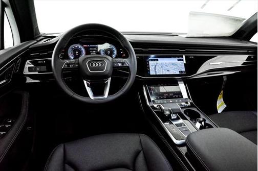2025 Audi Q7 55 Premium Plus