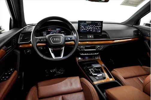 2022 Audi Q5 45 S line Premium Plus