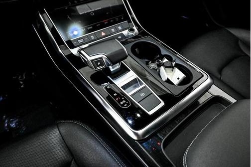 2022 Audi Q8 55 Premium Plus