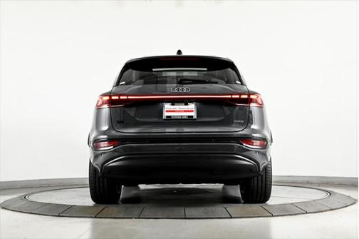2025 Audi Q6 e-tron Premium Plus quattro