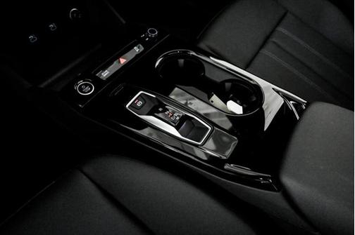 2025 Audi Q6 e-tron Premium Plus quattro