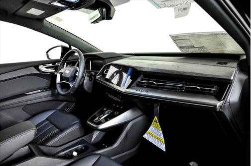 2025 Audi Q4 e-tron Premium Plus 55 quattro