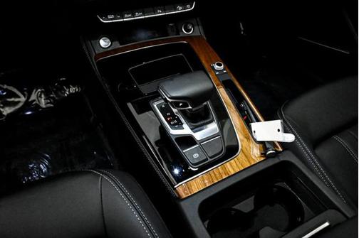 2022 Audi Q5 45 S line Premium Plus