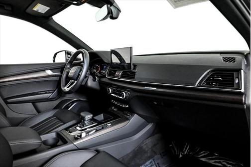 2023 Audi Q5 45 S line Premium
