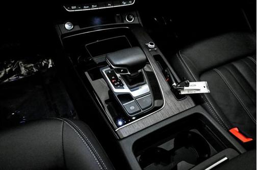 2022 Audi Q5 45 S line Premium