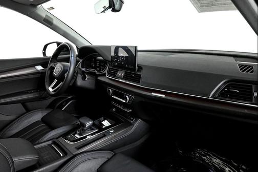 2023 Audi Q5 45 S line Prestige
