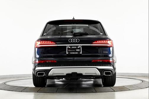 2025 Audi Q7 55 Prestige