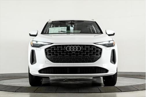 2025 Audi Q5 Premium 2.0 TFSI quattro