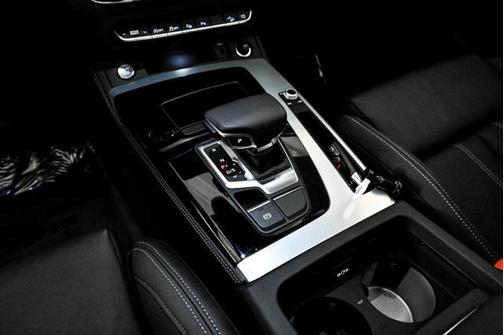 2024 Audi Q5 45 S line Prestige