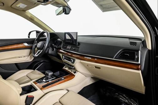 2023 Audi Q5 45 S line Premium Plus