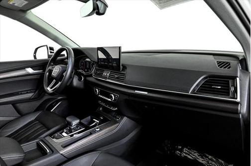 2022 Audi Q5 40 Premium Plus