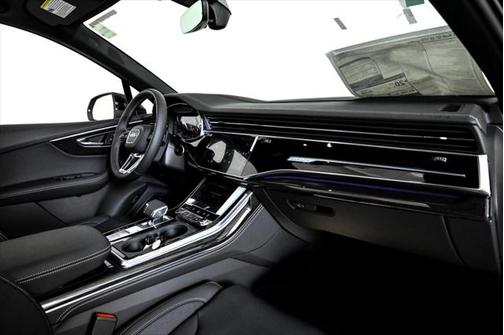 2025 Audi Q7 55 Prestige