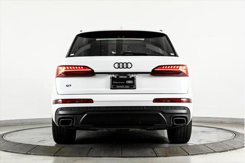 2025 Audi Q7 55 Prestige