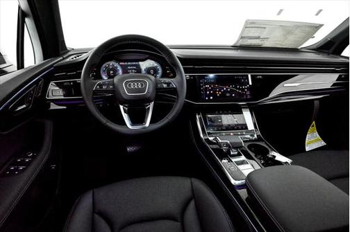 2025 Audi Q7 55 Premium Plus