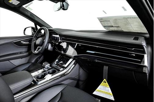 2025 Audi Q7 55 Premium Plus