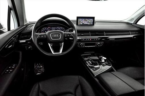 2019 Audi Q7 45 Premium Plus