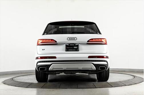 2025 Audi Q7 55 Premium Plus