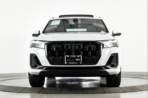 2025 Audi Q7 45 Premium Plus
