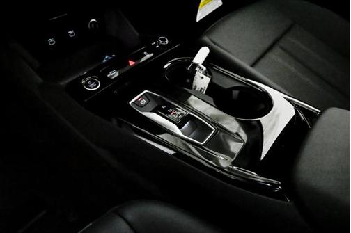 2025 Audi Q6 e-tron Premium Plus quattro