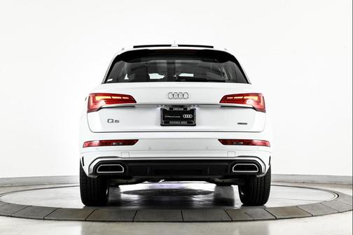 2023 Audi Q5 45 S line Premium