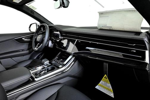 2025 Audi Q8 55 Premium Plus