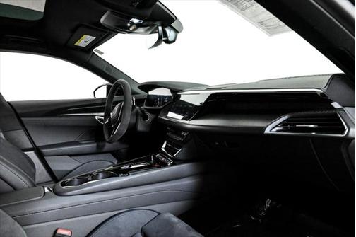 2022 Audi e-tron GT Premium Plus