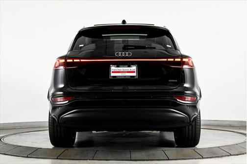 2025 Audi Q6 e-tron Premium Plus quattro