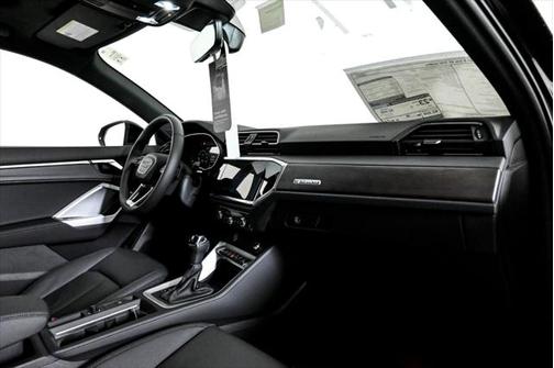 2025 Audi Q3 S line Premium 45 TFSI quattro