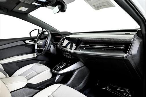 2022 Audi e-tron Premium