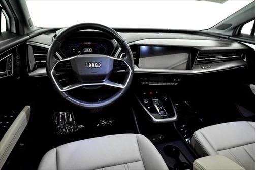 2022 Audi e-tron Premium
