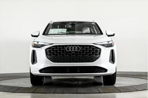 2025 Audi Q5 Premium 2.0 TFSI quattro